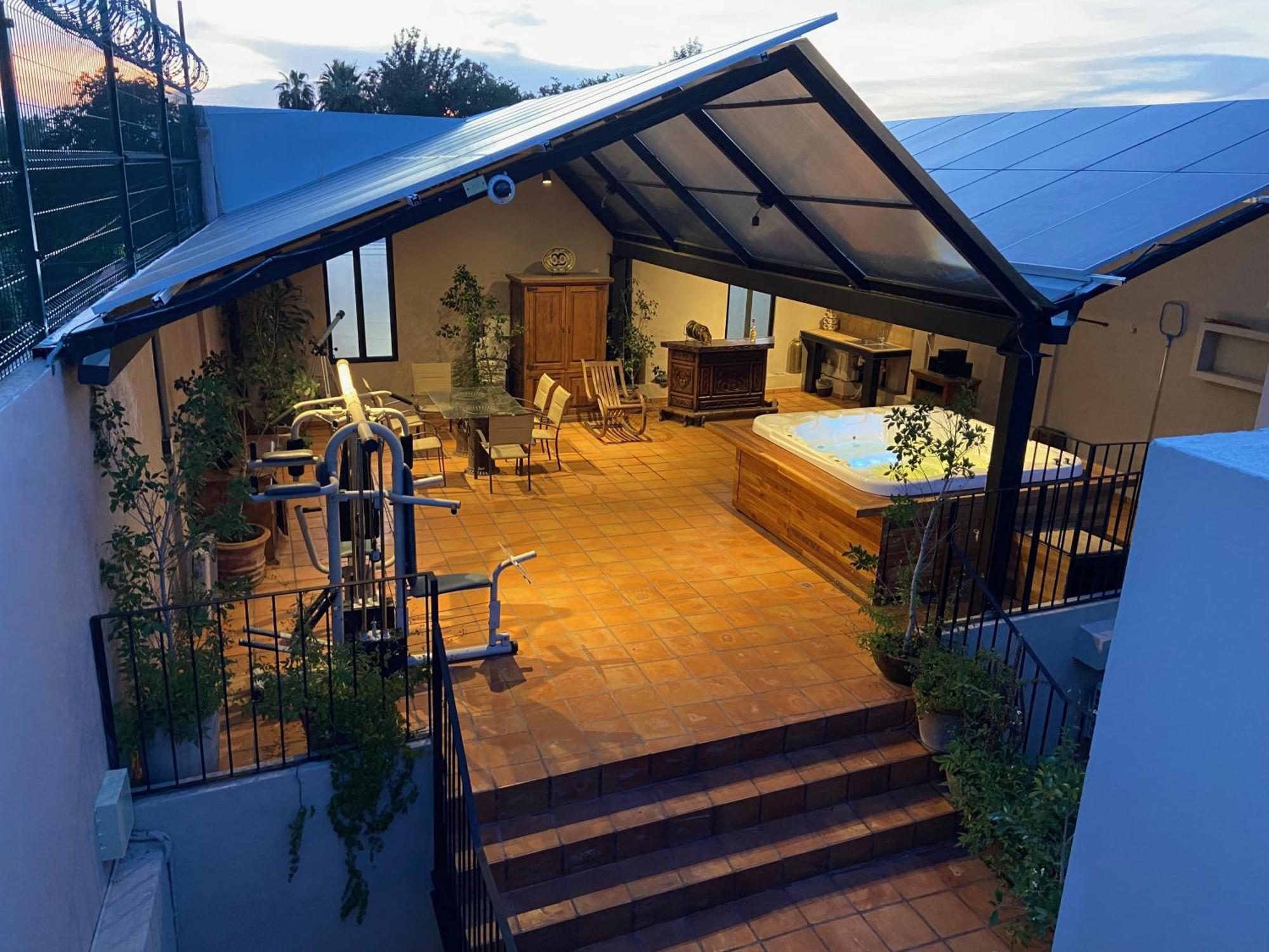 Сasa de vacaciones Urban Hacienda Downtown, Tranquil, Spacious, Jacuzzi *