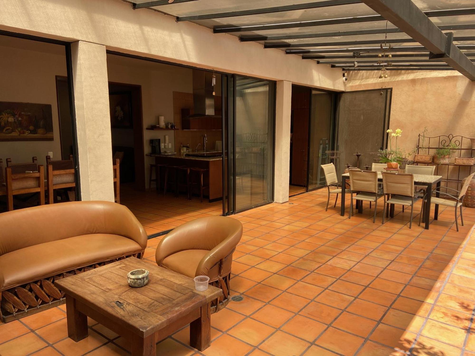 Urban Hacienda Downtown, Tranquil, Spacious, Jacuzzi Сasa de vacaciones *